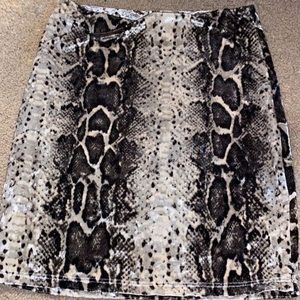 Super cute velvet skirt!